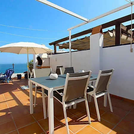 Stunning Views And Well Presented 2 Bed In Punta Lara Pc11 نيرخا