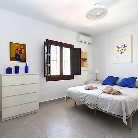 Stunning Views And Well Presented 2 Bed In Punta Lara Pc11 فيلة نيرخا
